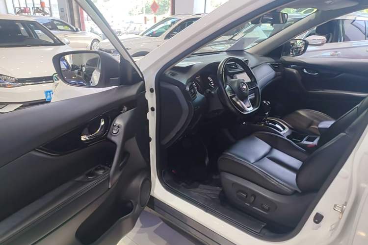Used Nissan X-Trail 2019 2.0L CVT Smart Connect Comfort Edition 2WD Driver Seat