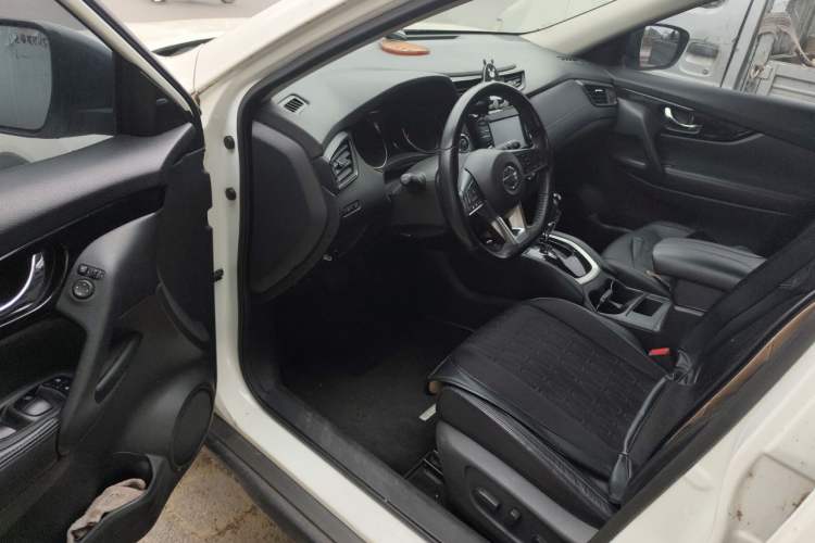 Used Nissan X-Trail 2019 2.0L CVT Comfort Edition 2WD Driver Seat