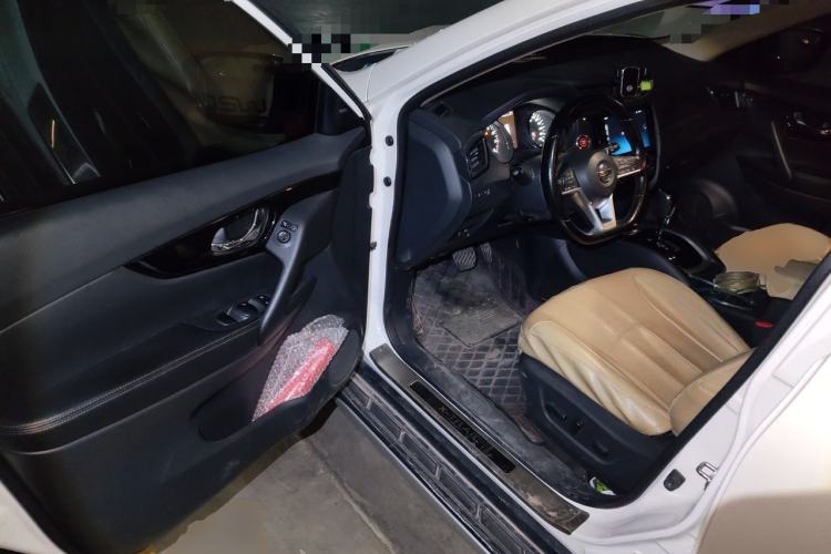 Used Nissan X-Trail 2019 2.0L CVT SmartConnect 7-Seater Comfort Edition 2WD Driver Seat