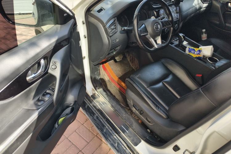 Used Nissan X-Trail 2019 2.0L CVT Smart Connect Comfort Edition 2WD Driver Seat