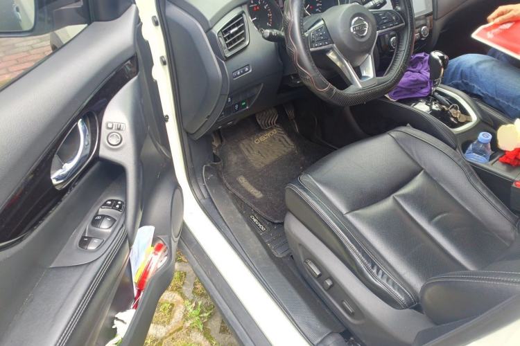 Used Nissan X-Trail 2019 2.0L CVT Smart Connect Comfort Edition 2WD Driver Seat