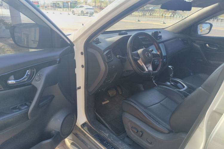 Used Nissan X-Trail 2019 2.0L CVT Smart Connect Comfort Edition 2WD Driver Seat