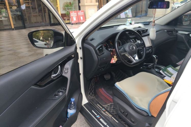 Used Nissan X-Trail 2019 2.0L CVT Smart Connect Comfort Edition 2WD Driver Seat
