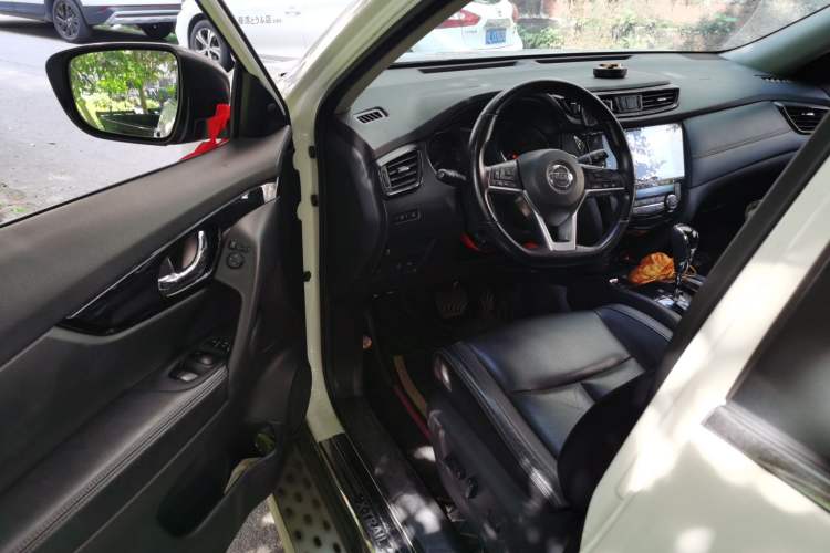 Used Nissan X-Trail 2019 2.0L CVT Smart Connect Comfort Edition 2WD Driver Seat