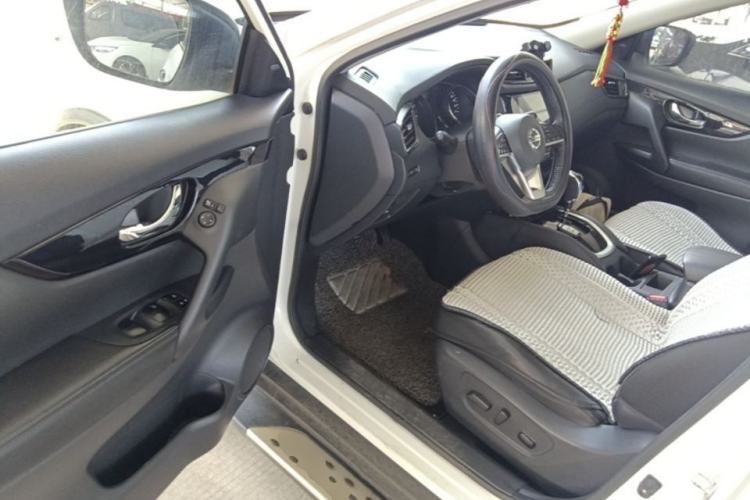 Used Nissan X-Trail 2019 2.0L CVT Smart Connect Comfort Edition 2WD Driver Seat