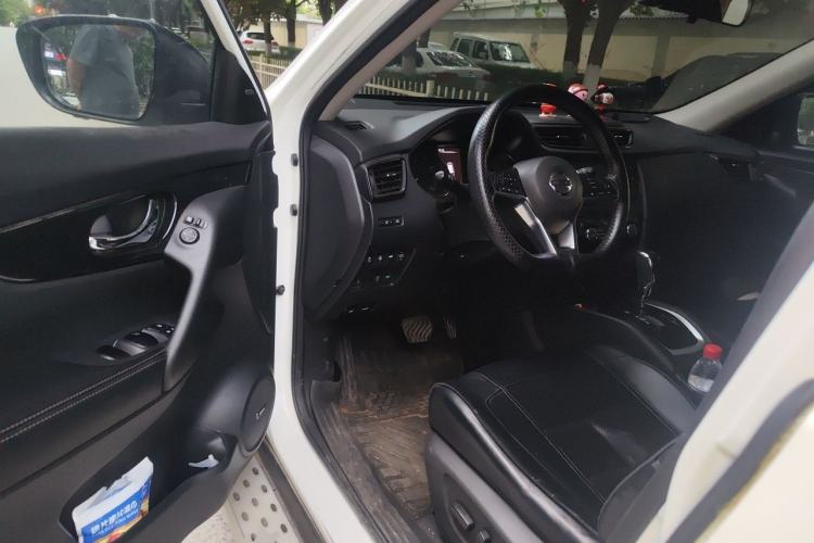 Used Nissan X-Trail 2019 2.5L CVT Smart Connect Luxury Edition 4WD Driver Seat