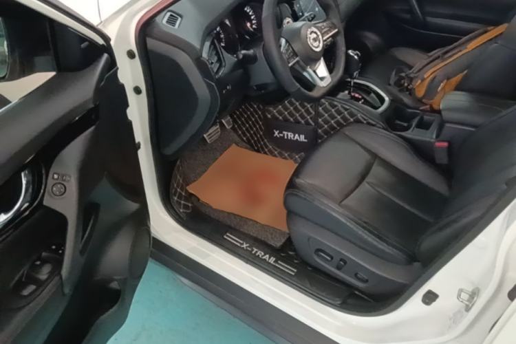 Used Nissan X-Trail 2019 2.0L CVT Smart Connect Comfort Edition 2WD Driver Seat