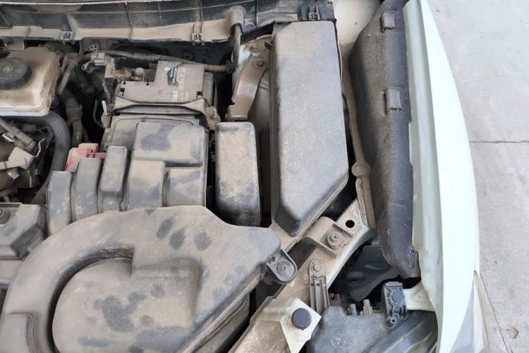 Used Nissan X-Trail 2019 2.0L CVT Comfort Edition 2WD Engine Bay Left