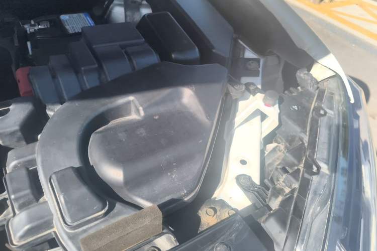 Used Nissan X-Trail 2019 2.0L CVT Smart Connect Comfort Edition 2WD Engine Bay Left