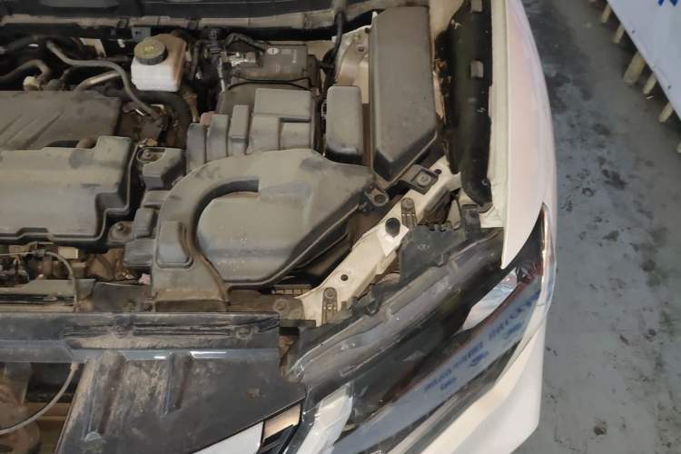 Used Nissan X-Trail 2019 2.0L CVT Smart Connect Comfort Edition 2WD Engine Bay Left