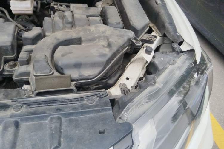 Used Nissan X-Trail 2019 2.0L CVT Smart Connect Comfort Edition 2WD Engine Bay Left