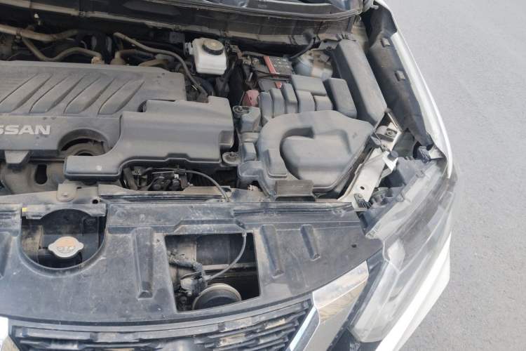 Used Nissan X-Trail 2019 2.0L CVT Comfort Edition 2WD Engine Bay Left