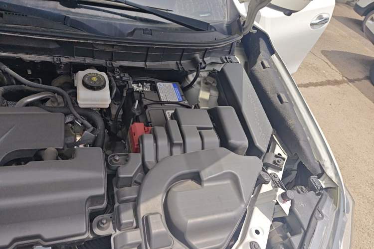 Used Nissan X-Trail 2019 2.0L CVT Comfort Edition 2WD Engine Bay Left