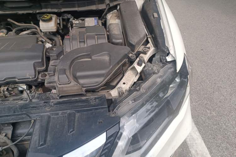 Used Nissan X-Trail 2019 2.0L CVT Smart Connect Comfort Edition 2WD Engine Bay Left