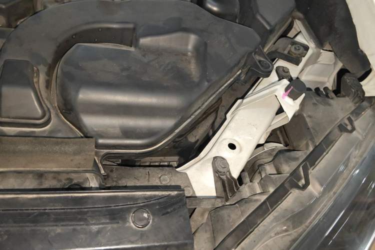 Used Nissan X-Trail 2019 2.0L CVT Smart Connect Comfort Edition 2WD Engine Bay Left