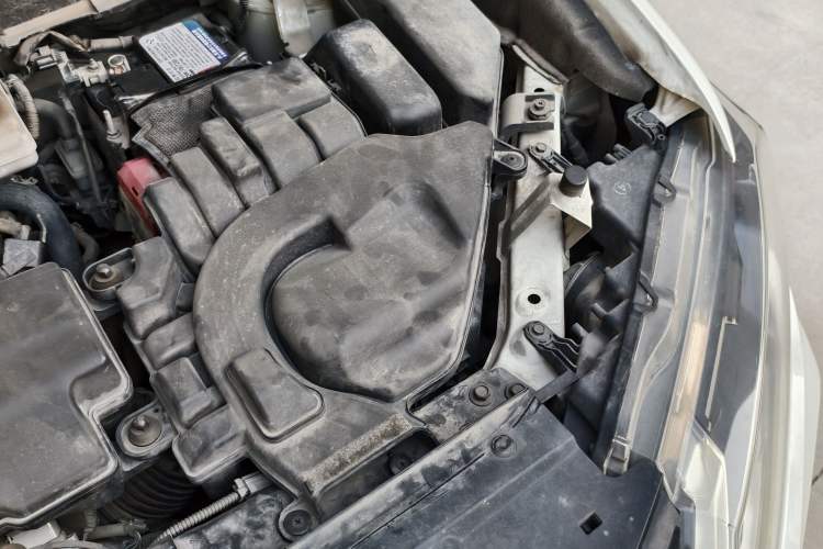 Used Nissan X-Trail 2019 2.0L CVT Comfort Edition 2WD Engine Bay Left