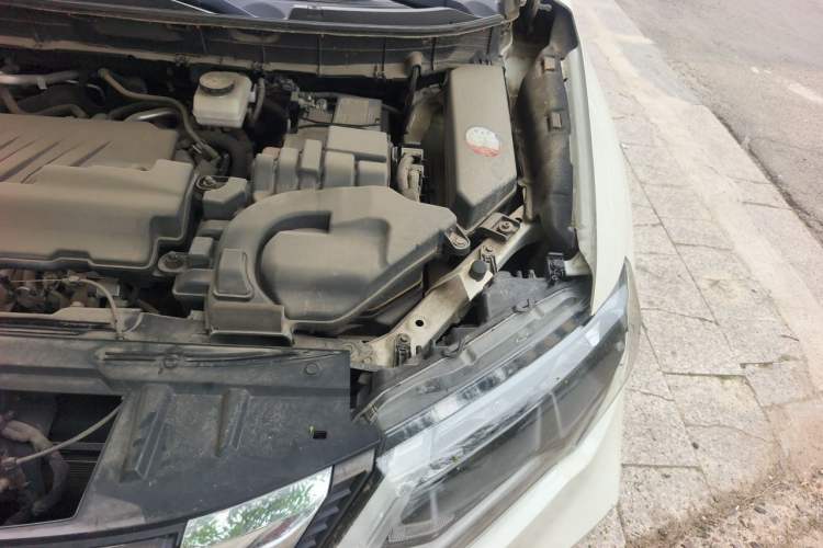 Used Nissan X-Trail 2019 2.0L CVT Comfort Edition 2WD Engine Bay Left