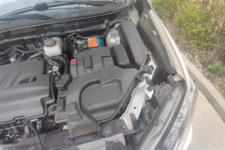 Used Nissan X-Trail 2019 2.0L CVT Comfort Edition 2WD Engine Bay Left