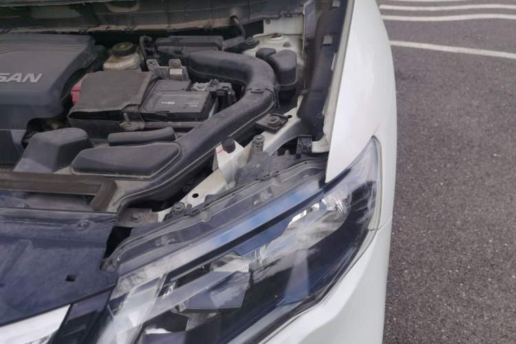 Used Nissan X-Trail 2019 2.5L CVT Smart Connect Luxury Edition 4WD Engine Bay Left