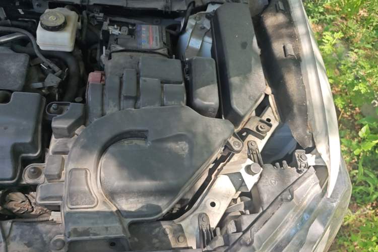 Used Nissan X-Trail 2019 2.0L CVT Comfort Edition 2WD Engine Bay Left