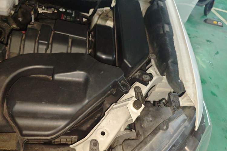 Used Nissan X-Trail 2019 2.0L CVT Smart Connect Comfort Edition 2WD Engine Bay Left