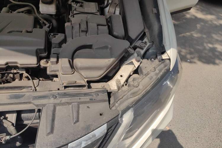 Used Nissan X-Trail 2019 2.0L CVT Smart Connect Comfort Edition 2WD Engine Bay Left