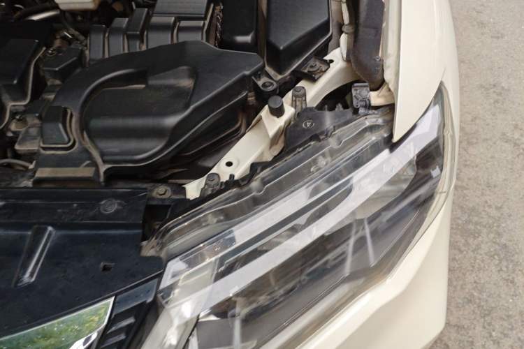 Used Nissan X-Trail 2019 2.0L CVT Comfort Edition 2WD Engine Bay Left