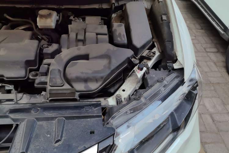 Used Nissan X-Trail 2019 2.0L CVT Smart Connect Comfort Edition 2WD Engine Bay Left