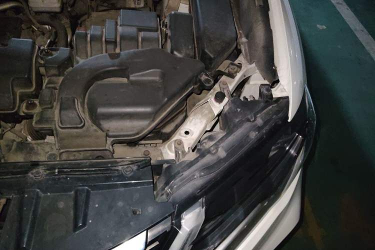 Used Nissan X-Trail 2019 2.0L CVT Smart Connect Comfort Edition 2WD Engine Bay Left