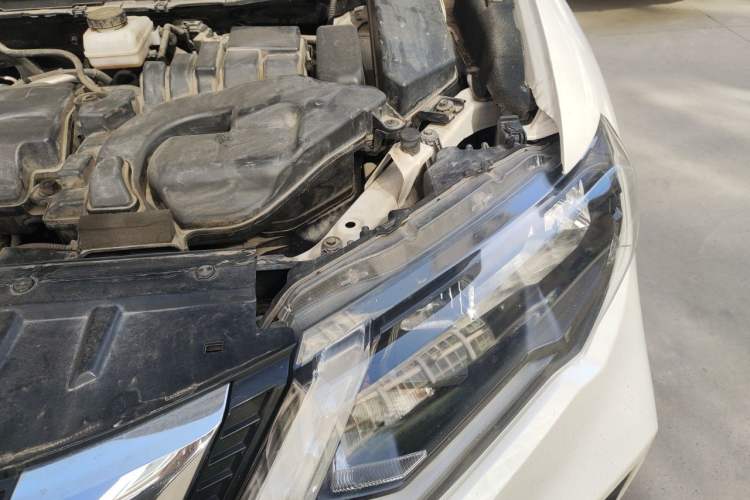Used Nissan X-Trail 2019 2.0L CVT Smart Connect Comfort Edition 2WD Engine Bay Left
