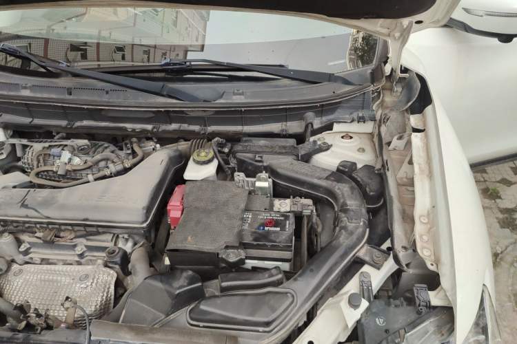 Used Nissan X-Trail 2019 2.5L CVT SmartConnect 7-Seater Leading Edition 4WD Engine Bay Left