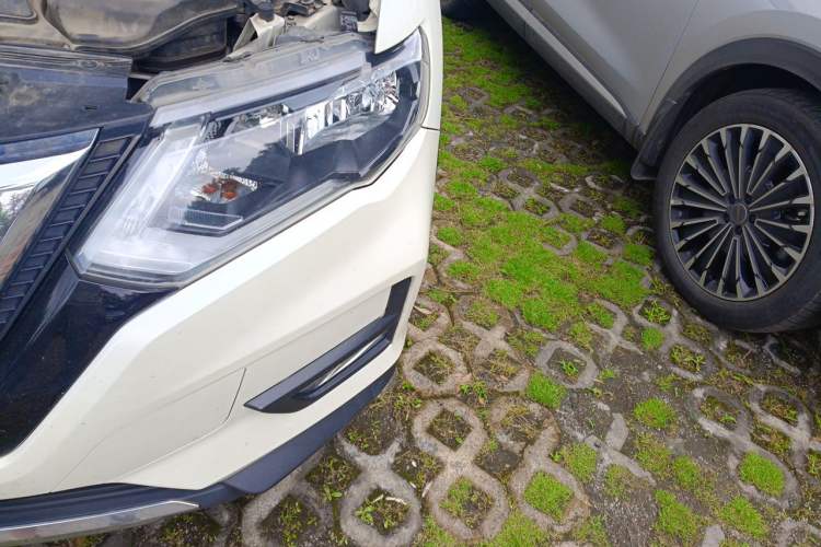 Used Nissan X-Trail 2019 2.0L CVT Smart Connect Comfort Edition 2WD Engine Bay Left