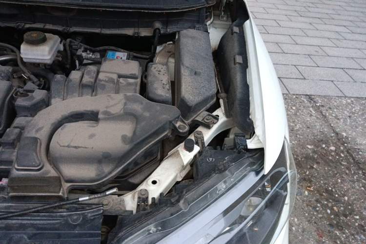 Used Nissan X-Trail 2019 2.0L CVT Smart Connect Comfort Edition 2WD Engine Bay Left