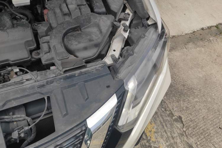 Used Nissan X-Trail 2019 2.0L CVT Smart Connect Comfort Edition 2WD Engine Bay Left