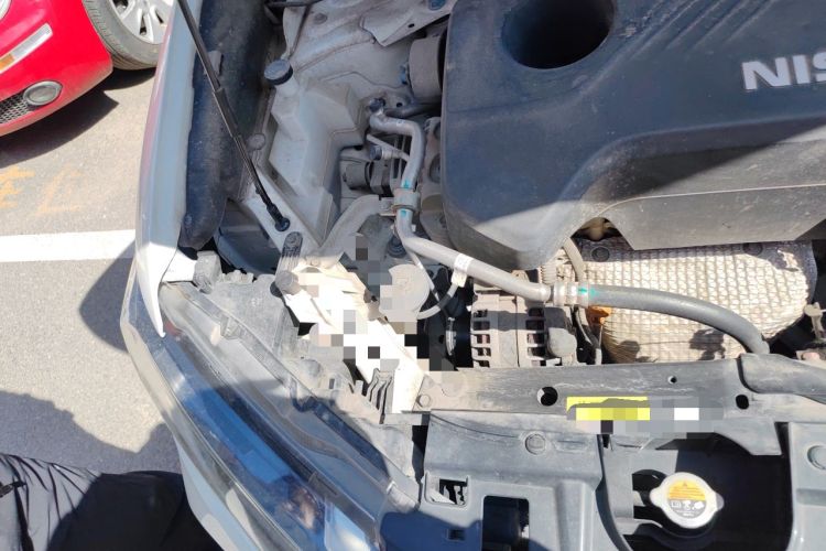Used Nissan X-Trail 2019 2.5L CVT Smart Connect Luxury Edition 4WD Engine Bay Right