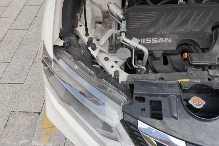 Used Nissan X-Trail 2019 2.0L CVT Smart Connect Comfort Edition 2WD Engine Bay Right