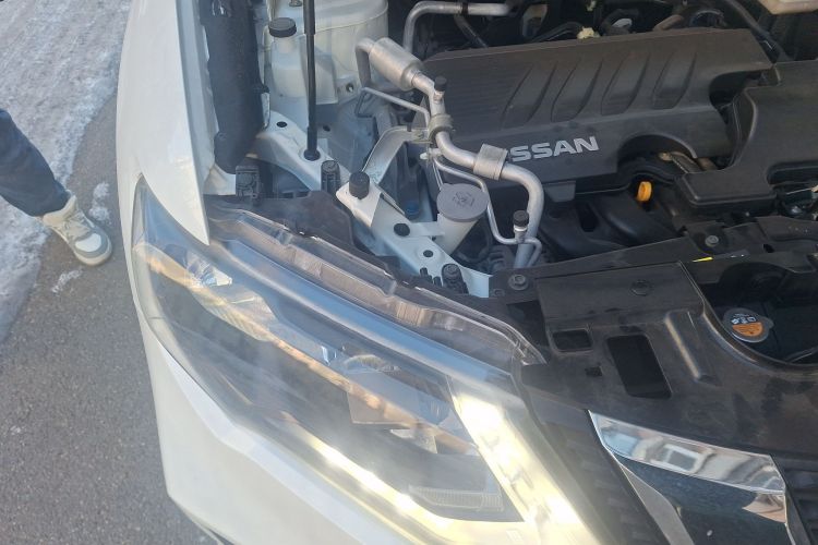 Used Nissan X-Trail 2019 2.0L CVT Comfort Edition 2WD Engine Bay Right