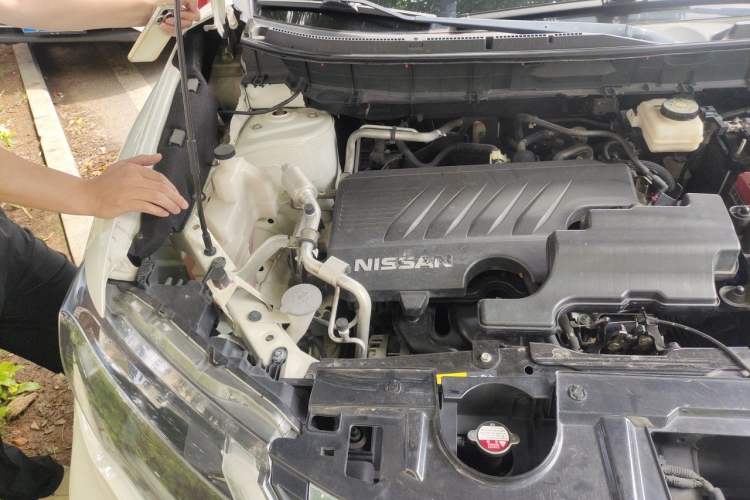 Used Nissan X-Trail 2019 2.0L CVT Comfort Edition 2WD Engine Bay Right