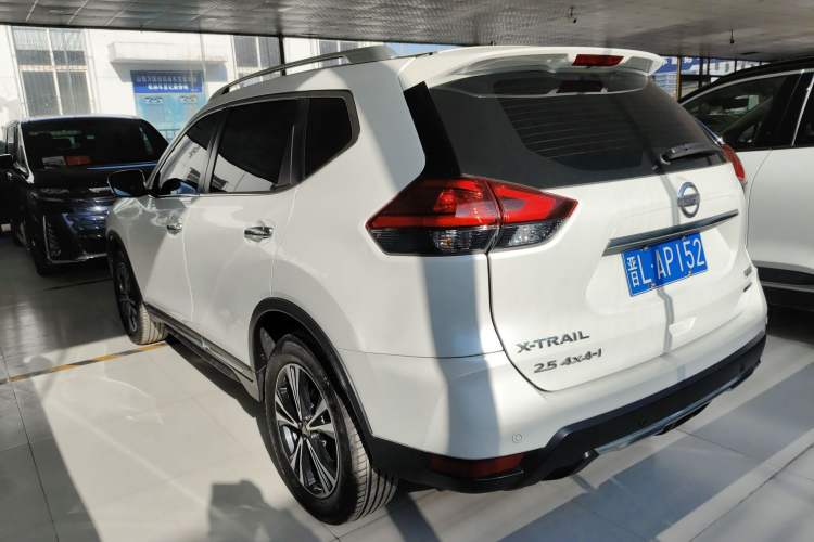 Used Nissan X-Trail 2019 2.5L CVT Smart Connect Luxury Edition 4WD Exterior 2