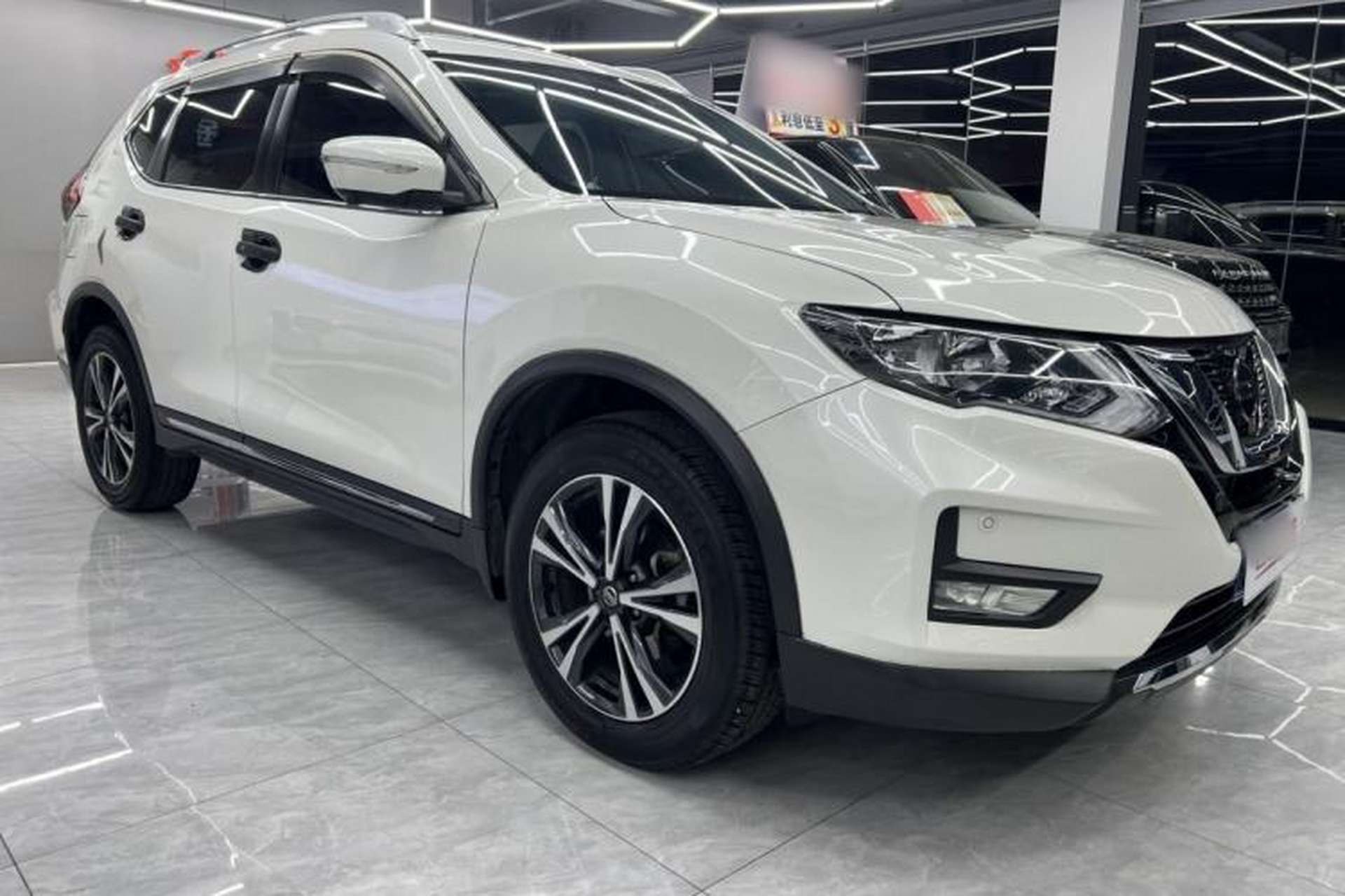 Used Nissan X-Trail 2019 2.5L CVT Smart Connect Luxury Edition 4WD Exterior 2