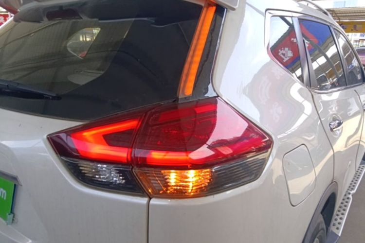 Used Nissan X-Trail 2019 2.0L CVT Smart Connect Comfort Edition 2WD Exterior 3