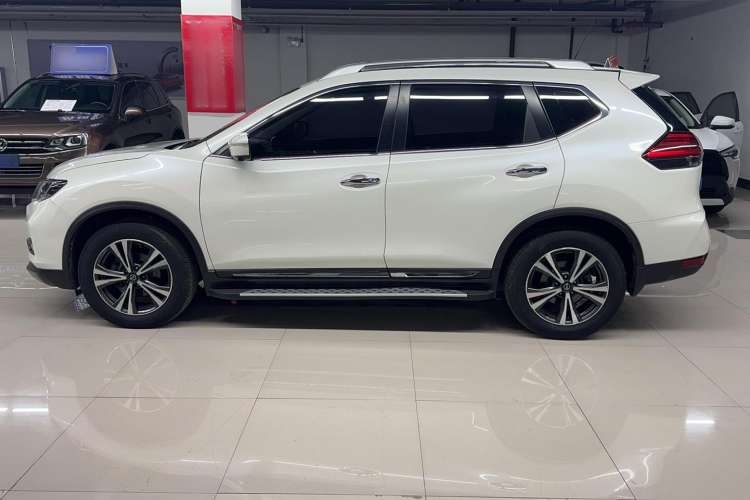 Used Nissan X-Trail 2019 2.5L CVT Smart Connect Luxury Edition 4WD Exterior 5