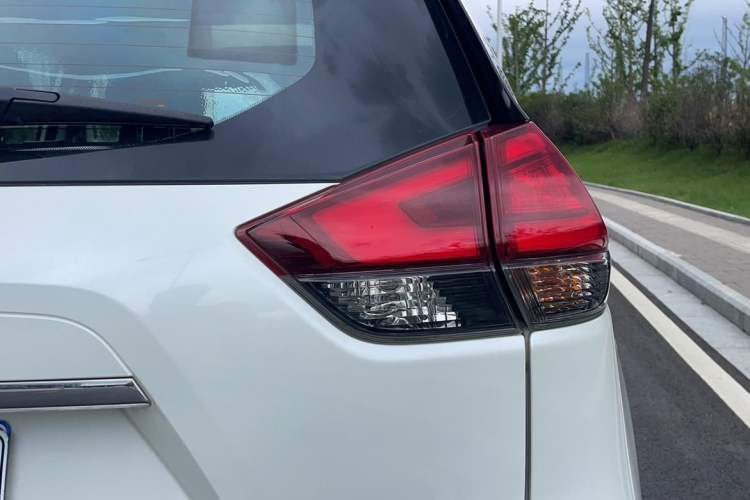 Used Nissan X-Trail 2019 2.0L CVT Smart Connect Comfort Edition 2WD Exterior 6
