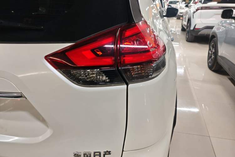 Used Nissan X-Trail 2019 2.0L CVT Smart Connect Comfort Edition 2WD Exterior 6