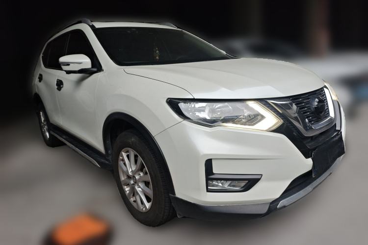 Used Nissan X-Trail 2019 2.0L CVT Comfort Edition 2WD Front Right 45 Deg