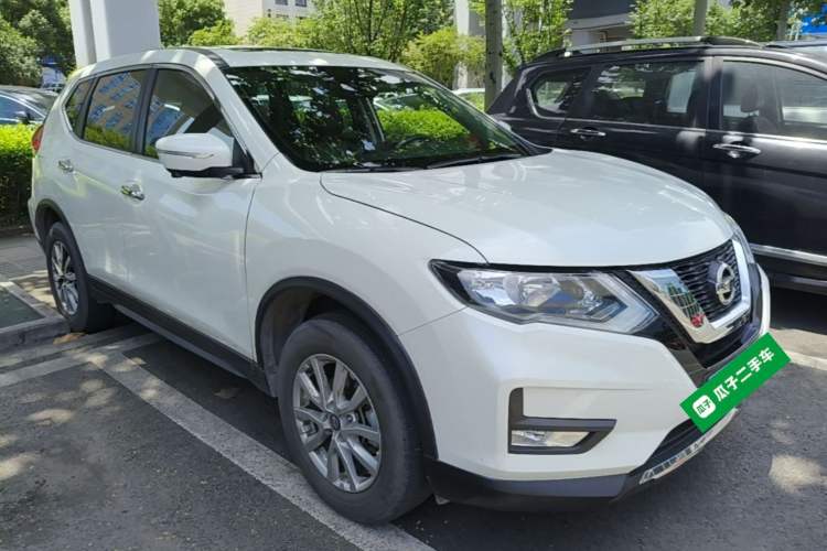 Used Nissan X-Trail 2019 2.0L CVT Comfort Edition 2WD Front Right 45 Deg