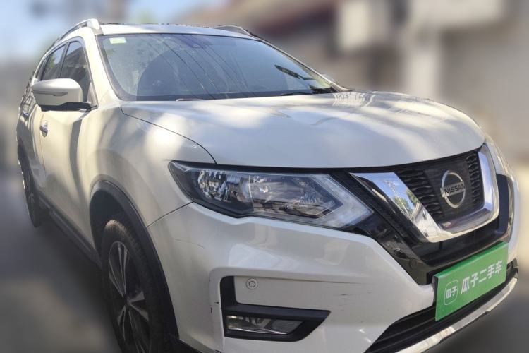 Used Nissan X-Trail 2019 2.5L CVT Smart Connect Luxury Edition 4WD Front Right 45 Deg