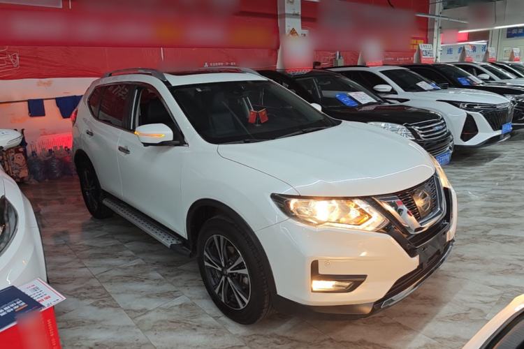 Used Nissan X-Trail 2019 2.5L CVT Smart Connect Luxury Edition 4WD Front Right 45 Deg