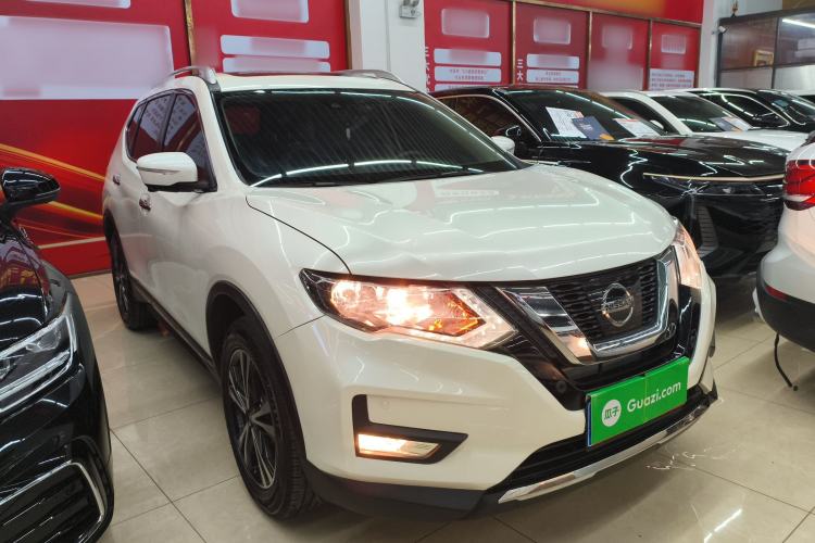 Used Nissan X-Trail 2019 2.5L CVT Smart Connect Luxury Edition 4WD Front Right 45 Deg