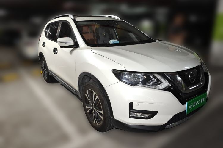 Used Nissan X-Trail 2019 2.5L CVT Smart Connect Luxury Edition 4WD Front Right 45 Deg